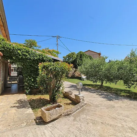 House Letizia 2147 *