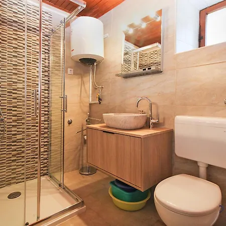 House Letizia 2147